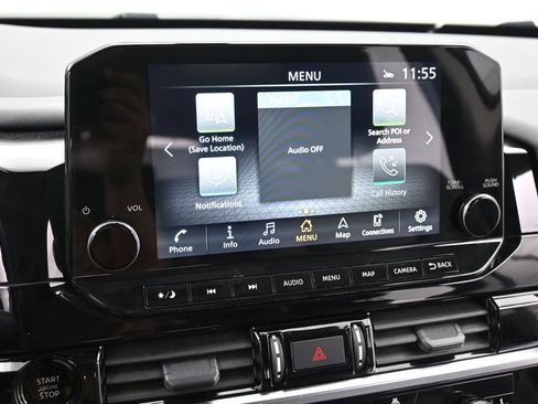 Used 2025 Nissan Pathfinder SL FWD image 11