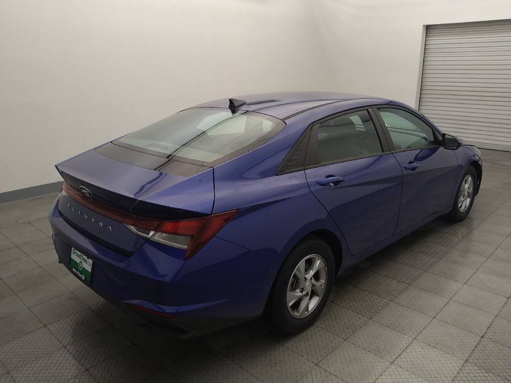 Used 2021 Hyundai Elantra SE FWD image 9