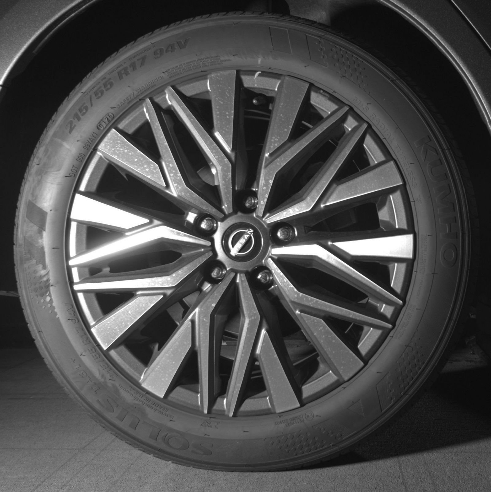 Used 2025 Nissan Altima 2.5 SV FWD image 14