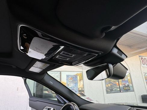 Used 2020 Land Rover Range Rover Velar R-Dynamic S AWD/4WD image 27