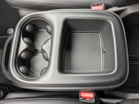 New 2026 Chrysler Pacifica Select image 30