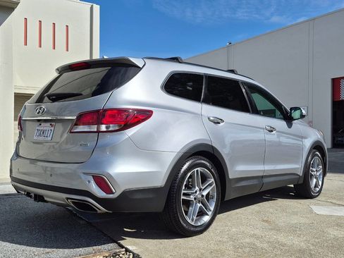 Used 2017 Hyundai Santa Fe FWD image 5