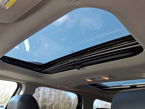 Used 2017 GMC Acadia Limited SLT image 17