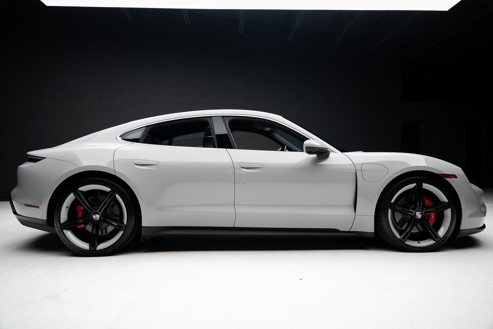 Used 2022 Porsche Taycan 4S AWD/4WD image 32