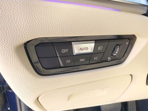 Used 2020 BMW 330i xDrive Sedan w/ Driving Assistance Package image 16