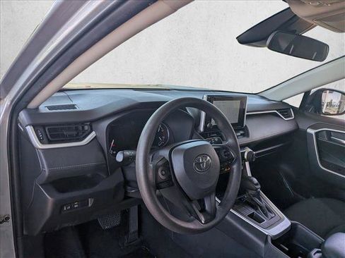 Used 2025 Toyota RAV4 XLE AWD/4WD image 9