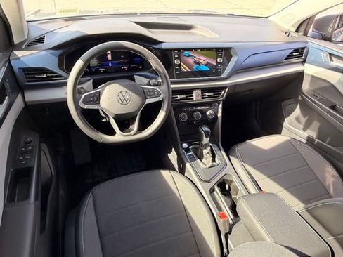 Used 2023 Volkswagen Taos SE w/ Panoramic Sunroof Package FWD image 12