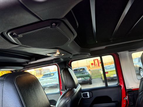 Used 2023 Jeep Wrangler Sahara image 40