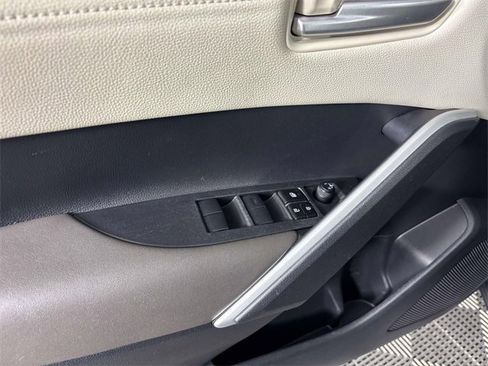 Used 2024 Toyota Corolla Cross XLE image 17