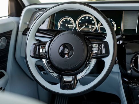 Used 2023 Rolls-Royce Phantom Sedan w/ The Phantom Package RWD image 15