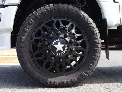 Used 2024 Ford F450 Platinum image 9