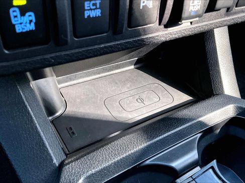 Used 2020 Toyota Tacoma TRD Sport image 31