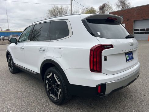 Used 2023 Kia Telluride S FWD image 3