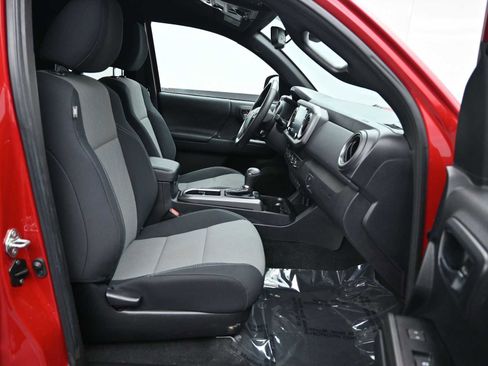 Used 2020 Toyota Tacoma TRD Off-Road image 11