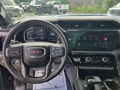 Used 2024 GMC Sierra 1500 AT4 w/ Technology Package AWD/4WD image 18