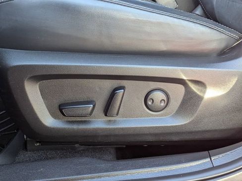 Used 2022 Mitsubishi Outlander SE image 18