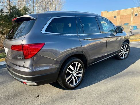 Used 2018 Honda Pilot Touring image 6