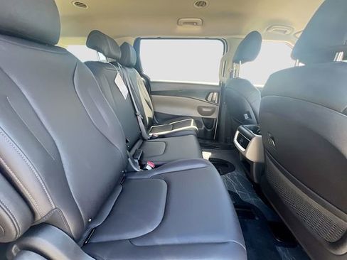 New 2026 Kia Carnival FWD image 29