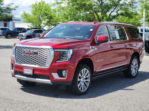 Used 2021 GMC Yukon XL Denali w/ Denali Premium Package AWD/4WD image 42
