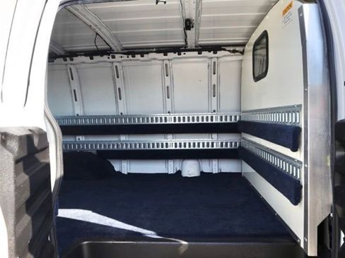 Used 2018 Chevrolet Express 2500 image 23