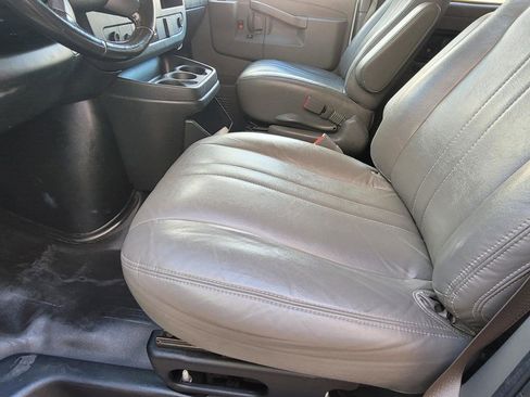Used 2020 Chevrolet Express 2500 LS w/ Driver Convenience Package image 6