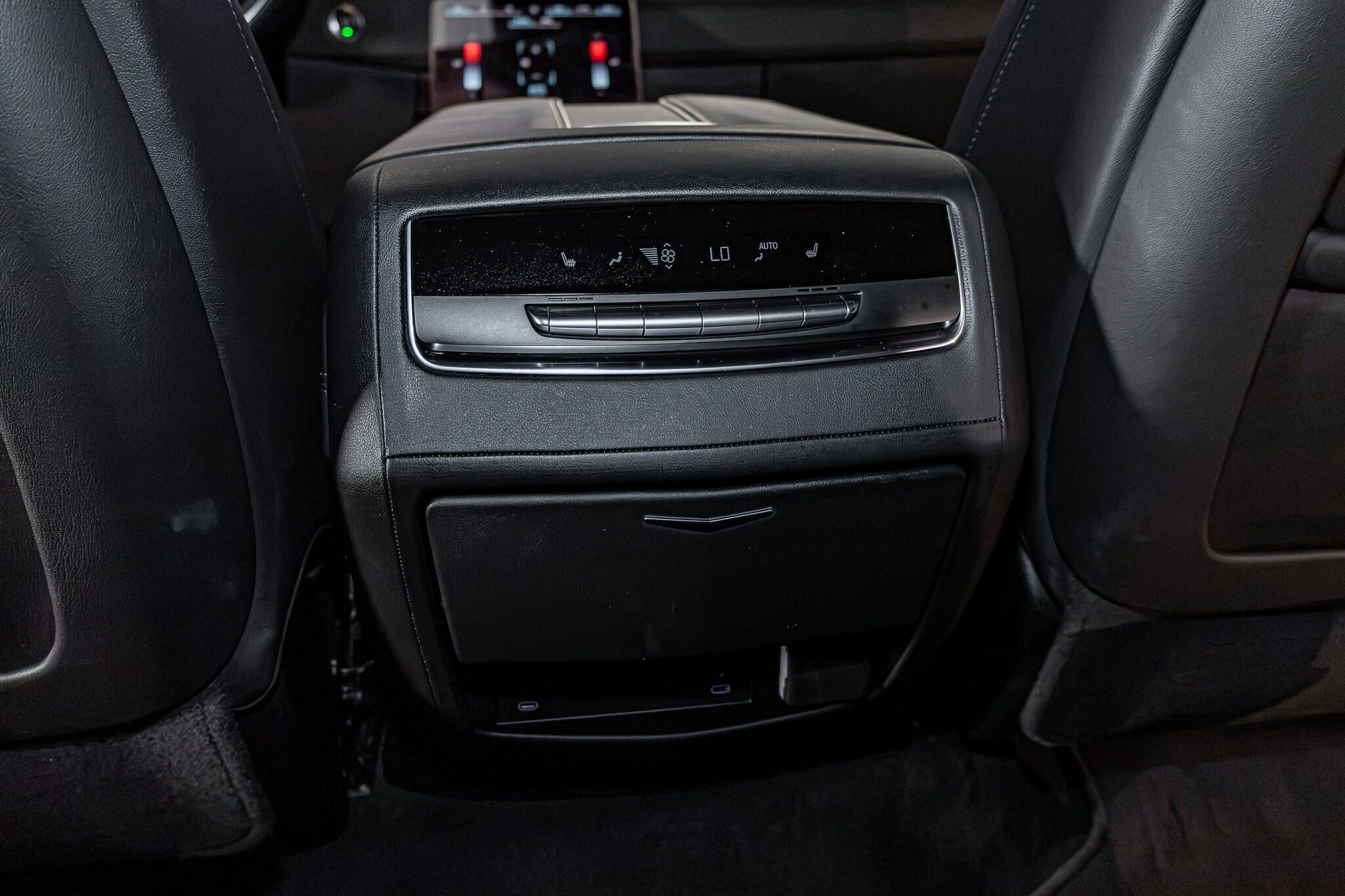 Used 2025 Cadillac Escalade Sport AWD/4WD image 34