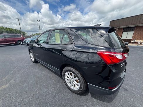 Used 2018 Chevrolet Equinox LS image 3