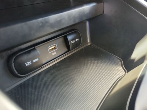 Certified 2025 Kia Soul LX FWD image 27