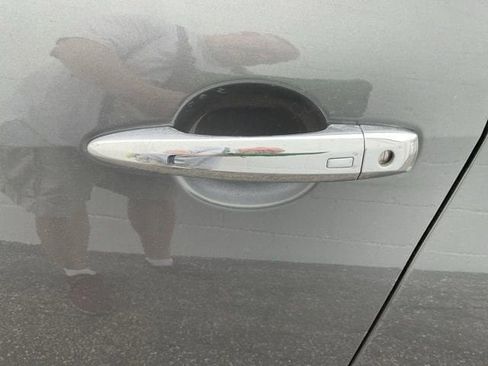 Used 2025 Nissan Altima 2.5 SV image 18