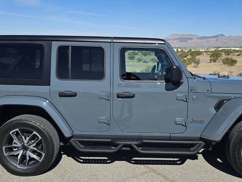 Used 2024 Jeep Wrangler Sport S w/ Technology Group AWD/4WD image 3
