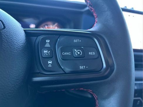 Used 2024 Jeep Wrangler Unlimited Rubicon AWD/4WD image 15