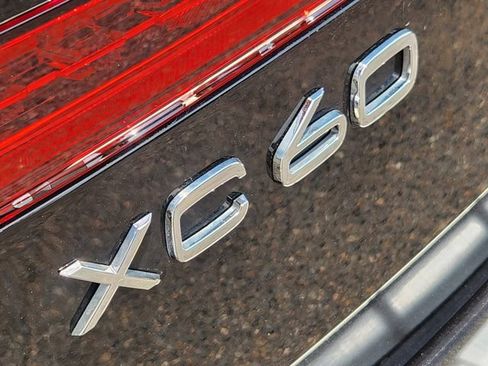 Certified 2024 Volvo XC60 T8 Plus w/ Protection Package Premier AWD/4WD image 18