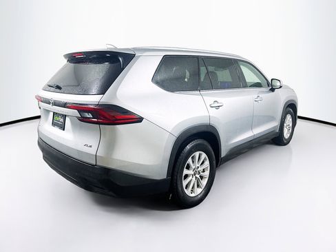 Used 2025 Toyota Grand Highlander XLE image 9