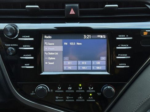 Used 2019 Toyota Camry LE image 34