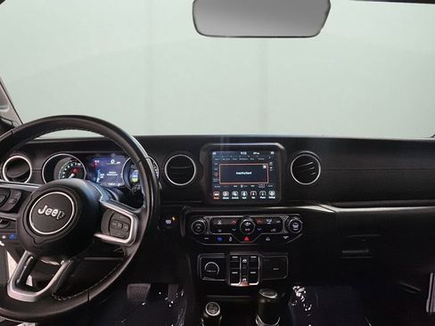 Used 2022 Jeep Wrangler Unlimited Sahara image 10