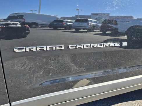 Used 2023 Jeep Grand Cherokee Limited w/ Trailer Tow Prep Group (B) image 24