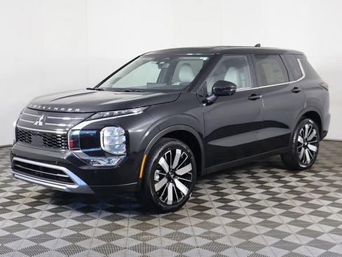 New 2025 Mitsubishi Outlander SE image 11