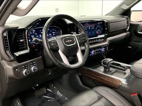 Used 2024 GMC Sierra 1500 Elevation w/ Elevation Premium Package AWD/4WD image 16