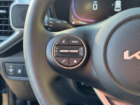 Certified 2025 Kia Soul LX image 24