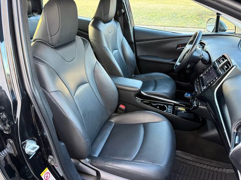 Used 2021 Toyota Prius XLE image 22