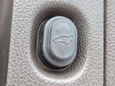 Certified 2019 GMC Yukon Denali w/ Denali Ultimate Package image 19