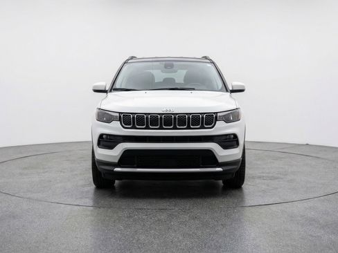 Used 2025 Jeep Compass Limited AWD/4WD image 2