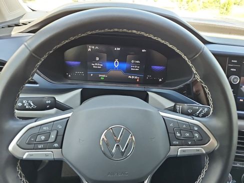 Used 2023 Volkswagen Taos SE AWD/4WD image 23