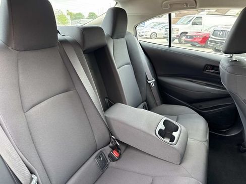 Used 2024 Toyota Corolla LE FWD image 11
