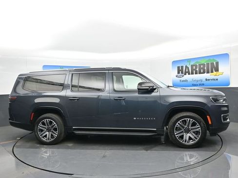 Used 2024 Jeep Wagoneer L Series II w/ Flexible Seating Group AWD/4WD image 7