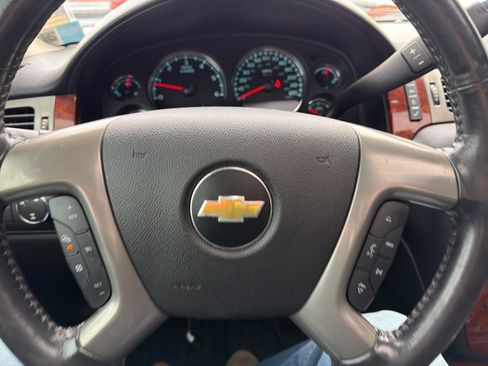 Used 2012 Chevrolet Avalanche LTZ image 18