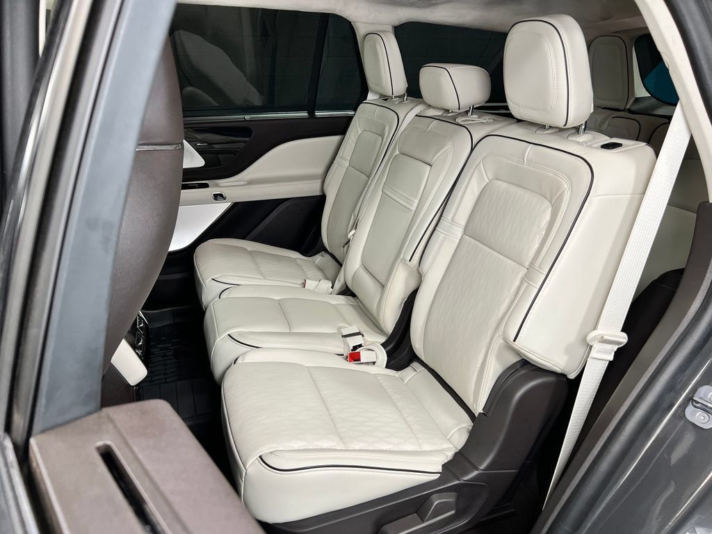 Used 2024 Lincoln Aviator Black Label AWD/4WD image 21