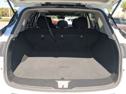 Used 2018 Nissan Murano SV w/ Premium Package image 12