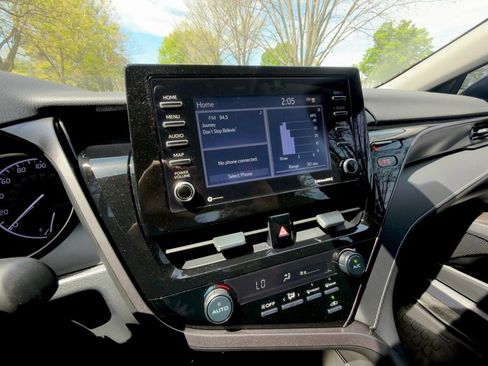Used 2021 Toyota Camry SE FWD image 11