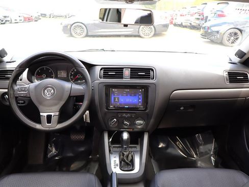 Used 2013 Volkswagen Jetta TDI image 11
